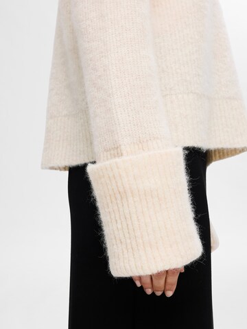 SELECTED Neulepaita 'SLFSia' värissä beige
