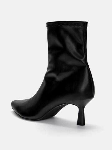 Pull&Bear Stiefelette in Schwarz