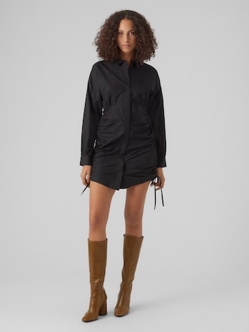 Abito camicia di VERO MODA in nero