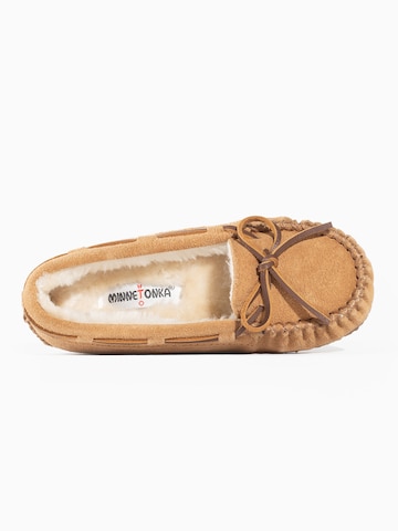 Minnetonka Halbschuh 'Cassie' in Beige