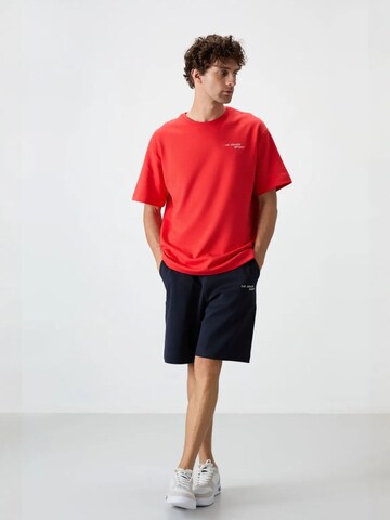 Tommy Life Sports suit in Red: front