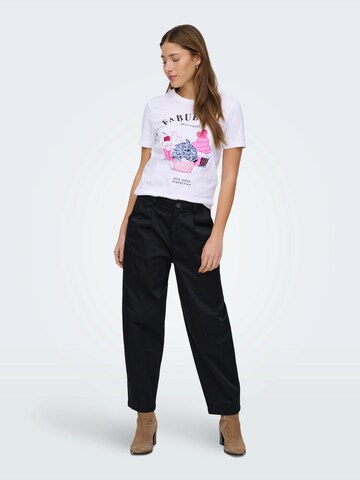 ONLY - Camiseta 'ONLKITA' en blanco
