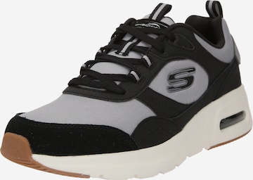 SKECHERS Σνίκερ χαμηλό 'SKECH-AIR COURT - YATTON' σε μαύρο: μπροστά