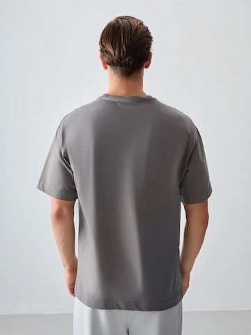 Tommy Life T-Shirts in Grau