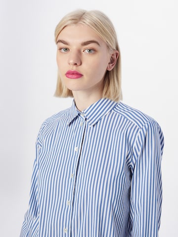 Emily Van Den Bergh - Blusa em azul