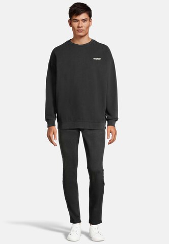 Oldskull Sweatshirt 'Peach Dyed Basic' in Schwarz