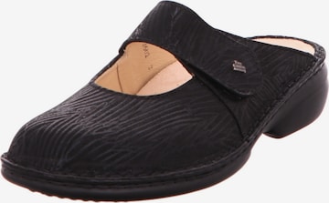 Finn Comfort Mule in Black: front