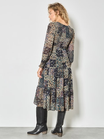 Robe ' ' Apricot en vert