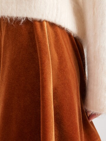 Gonna 'Zuri' di ABOUT YOU in marrone