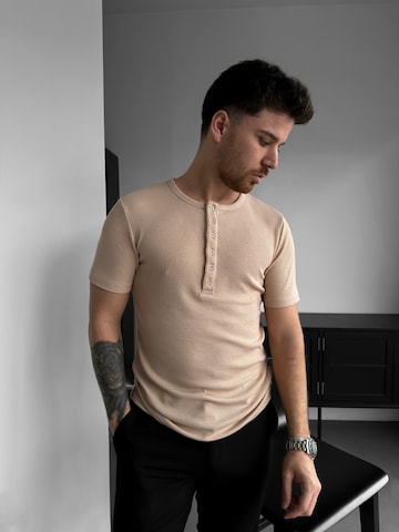 Kleidermafia Shirt 'Slim Fit Button T-shirt - Cream' in Beige