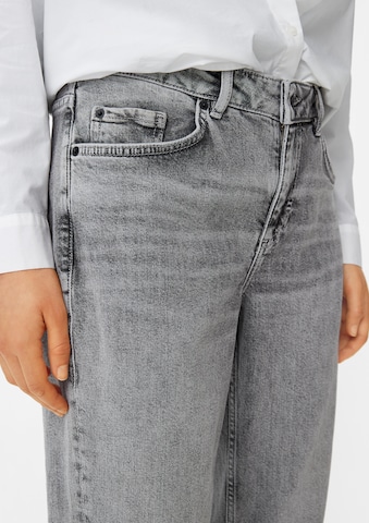 comma casual identity Slimfit Jeans i grå