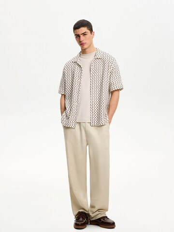 Bershka Comfort fit Button Up Shirt in Beige