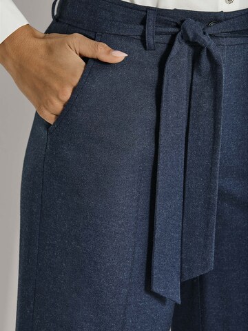 Loosefit Pantalon à plis MADELEINE en bleu