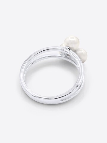 Anello 'La Motte Piquet' di Ateliers Saint Germain in bianco