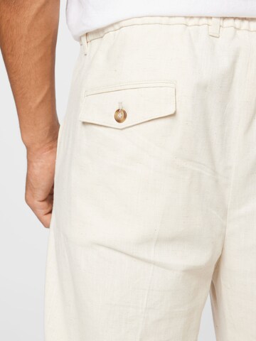 Regular Pantalon à plis 'Martin' SELECTED HOMME en blanc