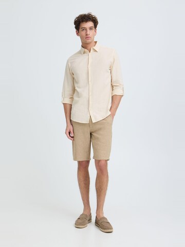 INDICODE JEANS - Regular Calças chino ' IDTropelo ' em castanho