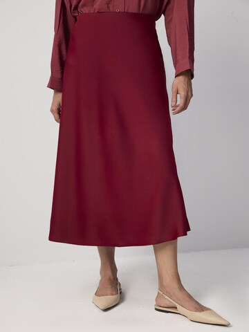 Touche Prive Skirt in Red