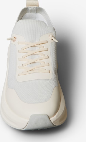 Calvin Klein Jeans Sneaker in Beige: Vorderseite