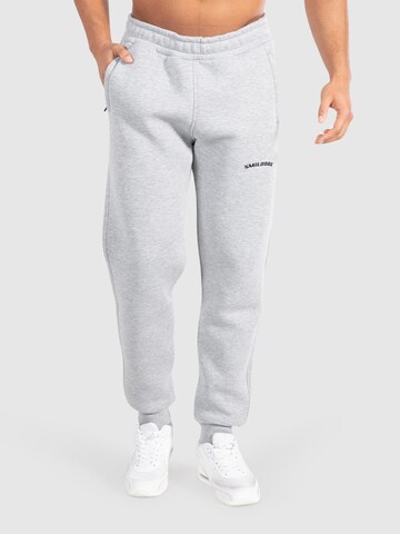 Effilé Pantalon 'Lenny' Smilodox en gris : devant