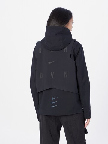 NIKE Sportjacke in Schwarz