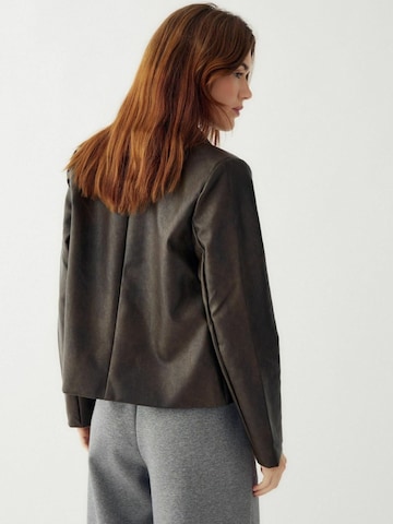 Noella Välikausitakki ' Laureca ' värissä ruskea