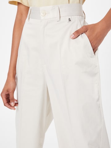 Effilé Pantalon à plis Herrlicher en beige