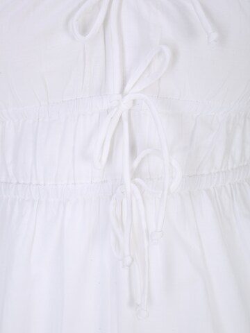 Cotton On Petite Sukienka 'Peyton' w kolorze biały
