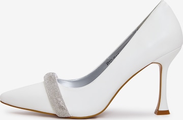 Escarpins CESARE GASPARI en blanc : devant