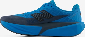 Chaussure de course 'FuelCell Rebel v5' new balance en bleu : devant