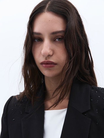 OXXO Blazer in Black