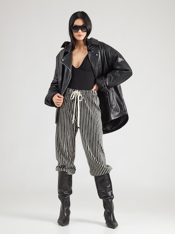Shirtbody 'Cassandra' ABOUT YOU en noir