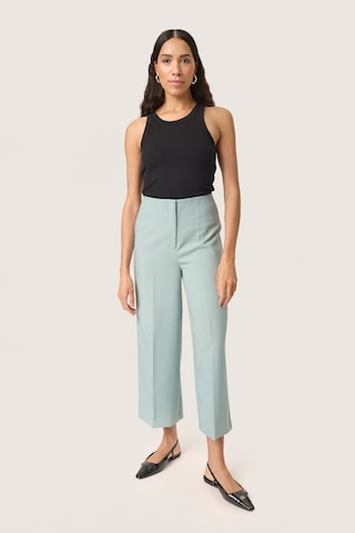 SOAKED IN LUXURY - Loosefit Calças com vincos 'Corinne' em azul