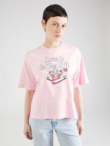 Nike Sportswear Shirt in Roze: voorkant