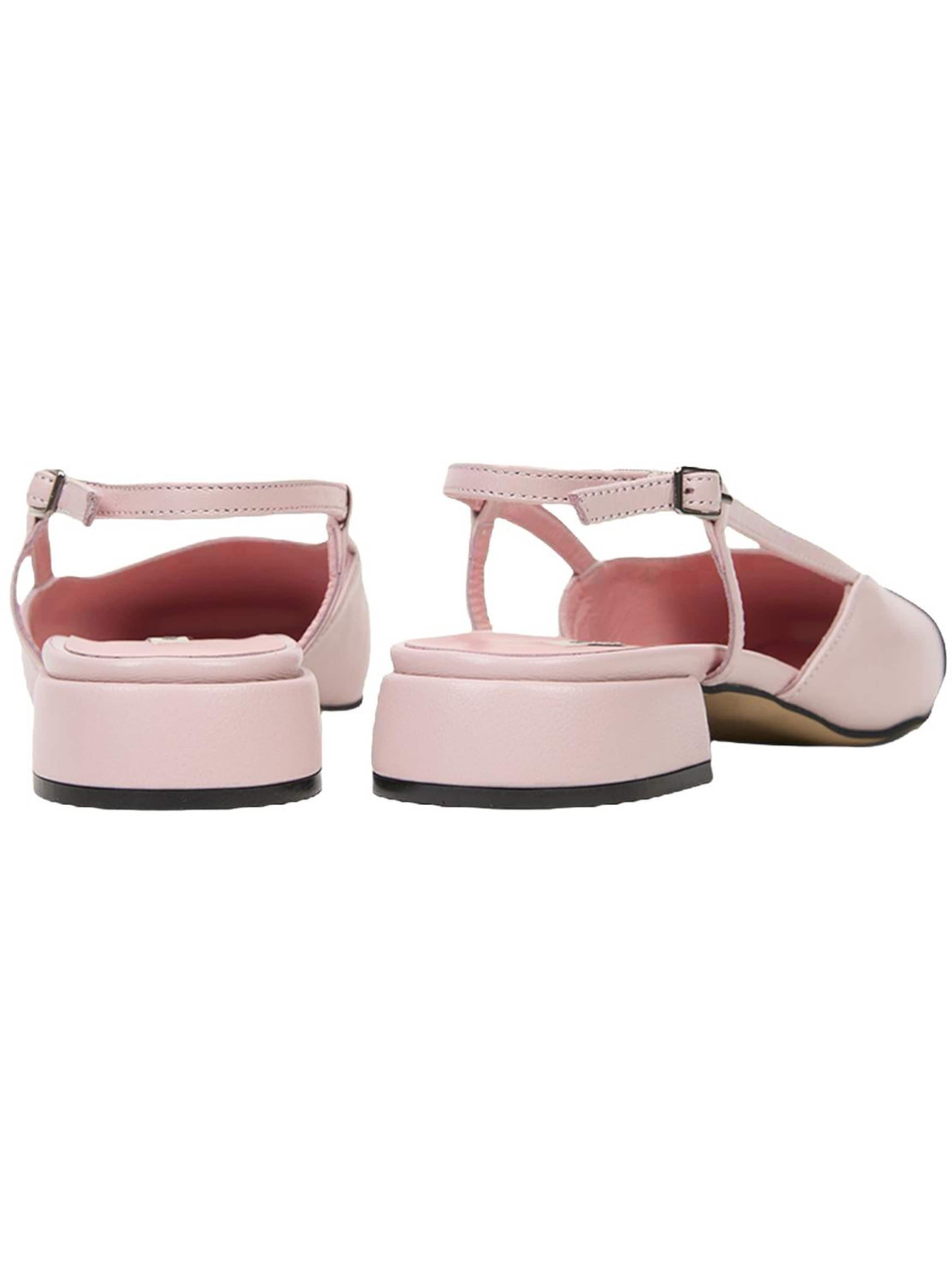 Desa Ballerina‌‌‌‌‌‌‌ in Pink