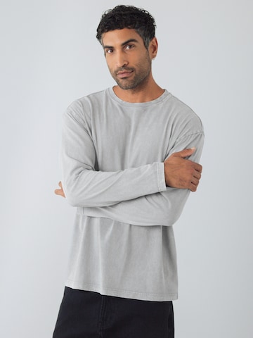 Honest Basics Shirt in Grijs: voorkant