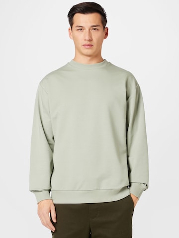 ABOUT YOU Sweatshirt 'Anton' in Green: front