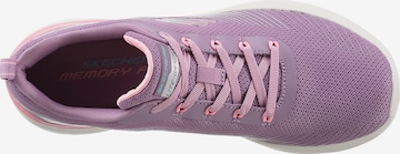 SKECHERS Sneaker in Lila