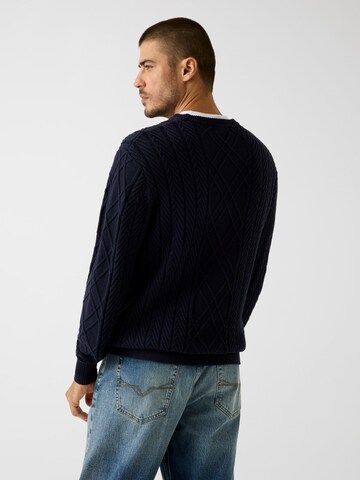 GUESS Sweater in Blue