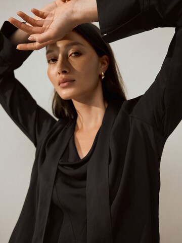 Next Bluse in Schwarz