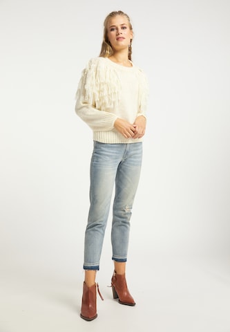 usha FESTIVAL Sweater in White