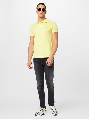 GANT - Camiseta en amarillo