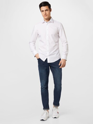 balta SEIDENSTICKER Priglundantis modelis Dalykinio stiliaus marškiniai