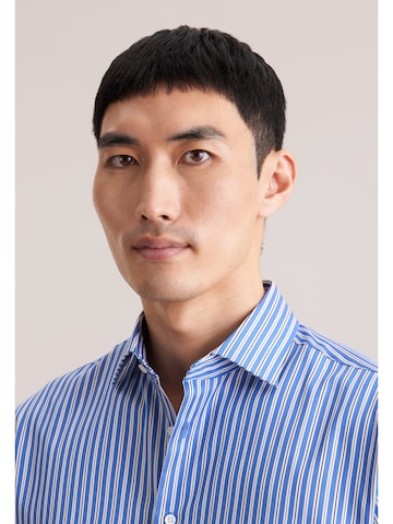 Coupe regular Chemise business 'Schwarze Rose' SEIDENSTICKER en bleu