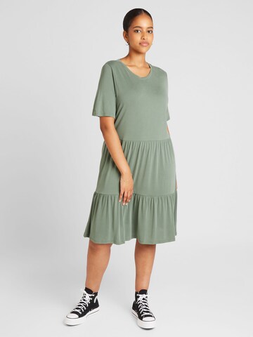 Rochie 'FILLI CALIA' de la Vero Moda Curve pe verde: față