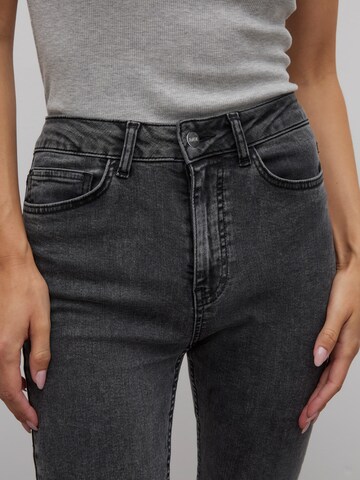 Coupe slim Jean RÆRE by Lorena Rae en gris