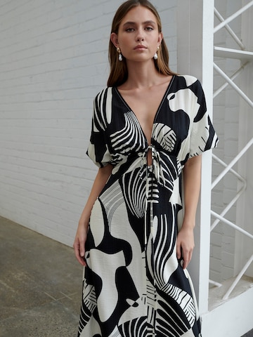 Rochie de vară 'Blossom' de la St MRLO pe negru
