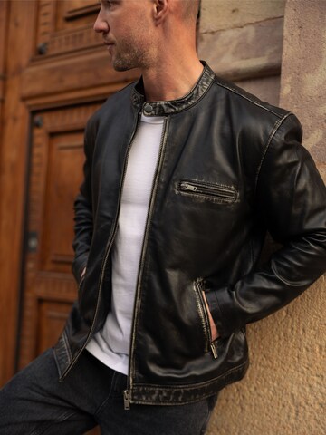 DAN FOX APPAREL - Chaqueta de entretiempo 'Kimi' en negro