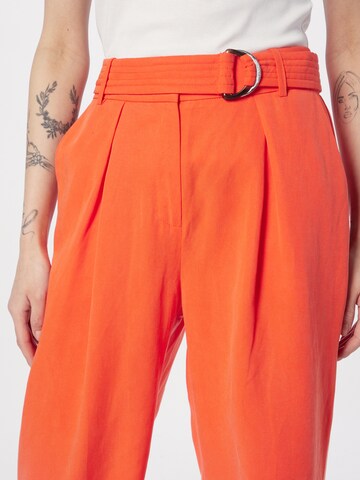ESPRIT Rozšírený strih Plisované nohavice - oranžová