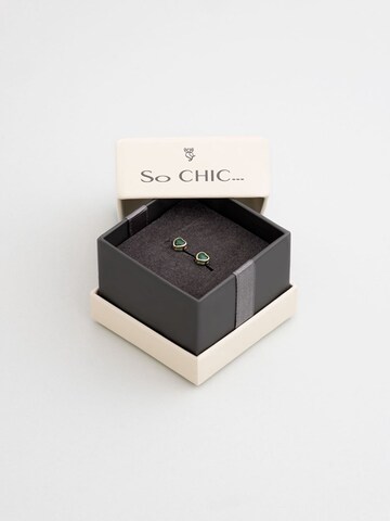 So Chic Earrings in Gold