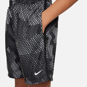 NIKE Regular Sportshorts 'Multi' in Schwarz